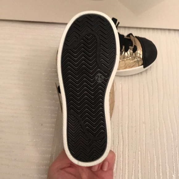 Shoes - Picture 7 of 7